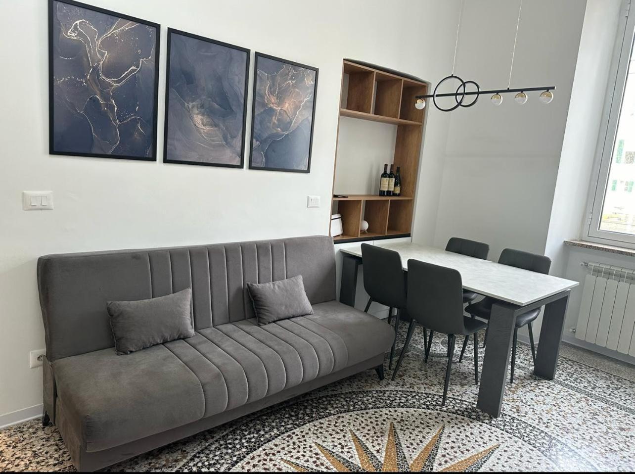 Mosaic Inn Genoa Bagian luar foto